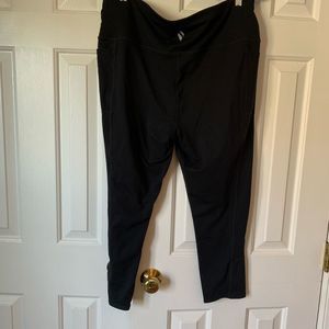 Sketchers black leggings with side pockets A000